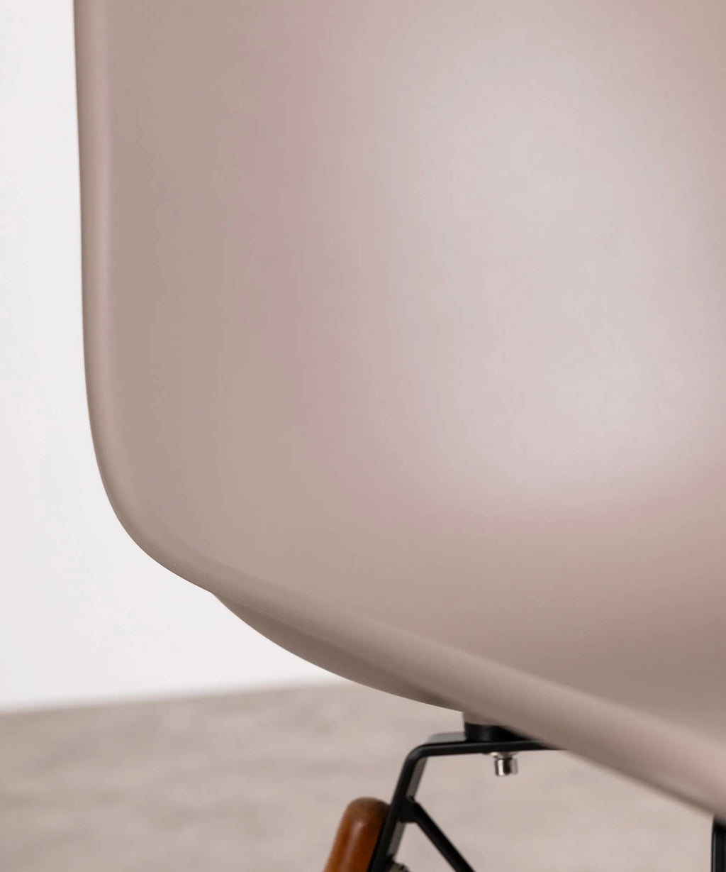 Silla de Polipropileno y Madera Elon