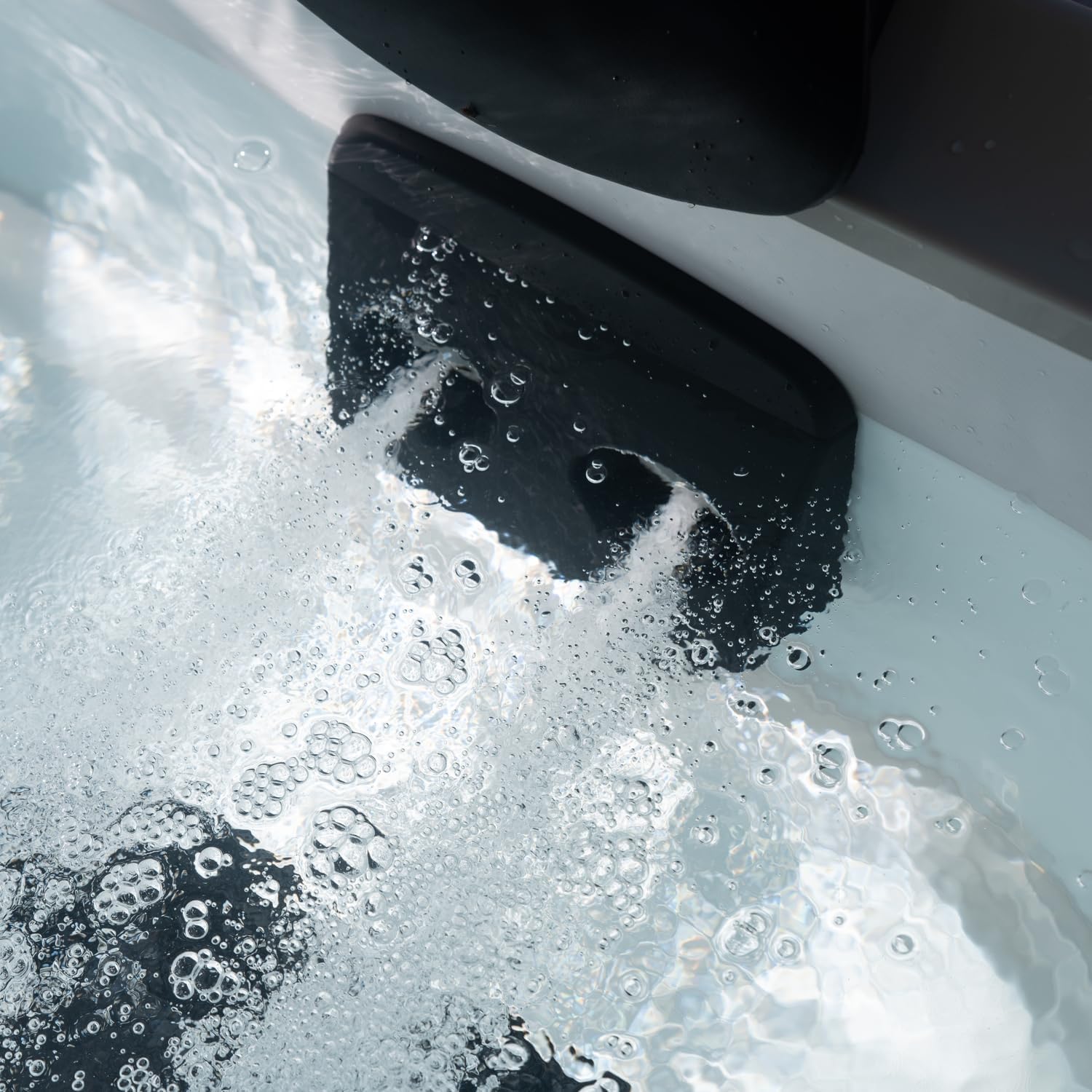 Spa Rigide connecté carré 180 cm MSPA Oslo Aero Plus – Spa 6 Places – Jets air et Eau – Lot de 8 filtres Inclus