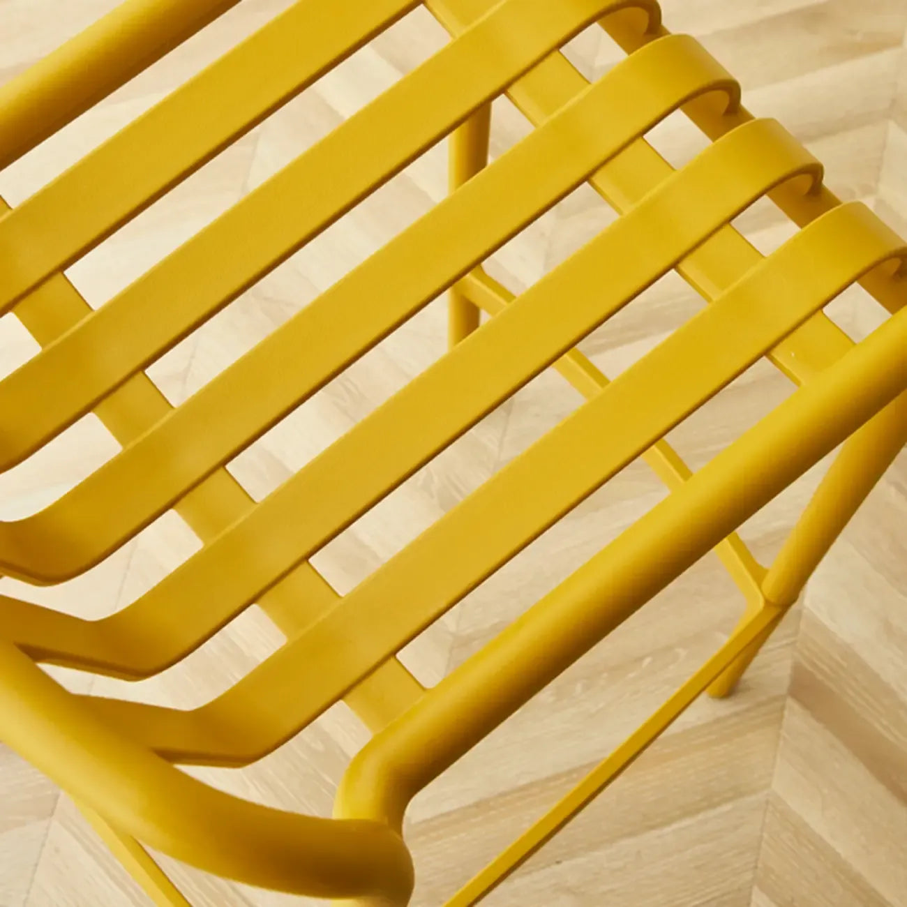 Minimalist Plastic Counter Bar Stool Outdoor Indoor