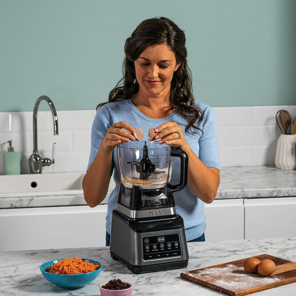 Ninja 3-en-1 Robot de cuisine et mixeur avec 5 programmes: Mixer, Mixer Max, Hacher, Mélanger, Purée, Bol 1,8L, Cruche 2,1L, Tasse 700ml, 1200W, lavables au lave-vaisselle, Auto-iQ, Noir BN800EU