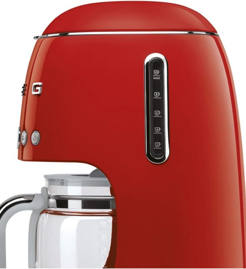 Smeg, Machine à Café Filtre DCF02RDEU, Fonction Arôme et Autostart, Carafe en Verre Jusqu'à 12 Tasses, 2 Niveaux d'Intensité, Mode Maintien au Chaud, 1050 W, Rouge