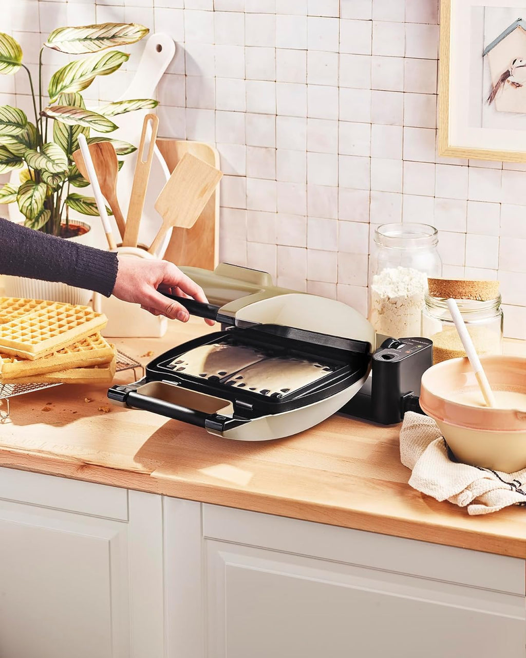 LAGRANGE Gaufrier Premium, 1200W, 2 jeux de plaques inclus (Gaufre & Croque Monsieur), Fabriqué en France, Réversible sur son socle, Cuisson personnalisée, Plaques amovibles, Multifonction, 019422