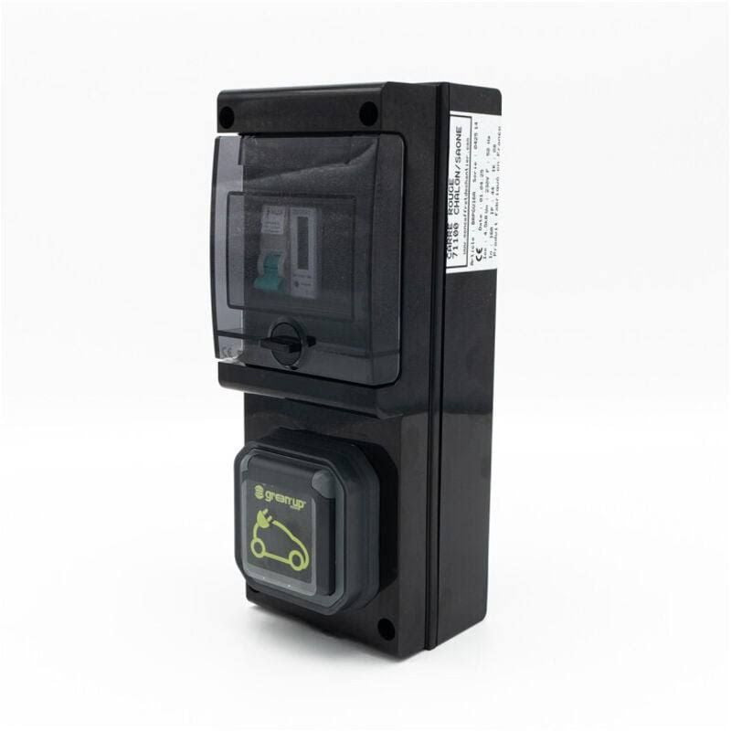 Borne de recharge équipée d'une prise Green'up complète avec protections et compteur