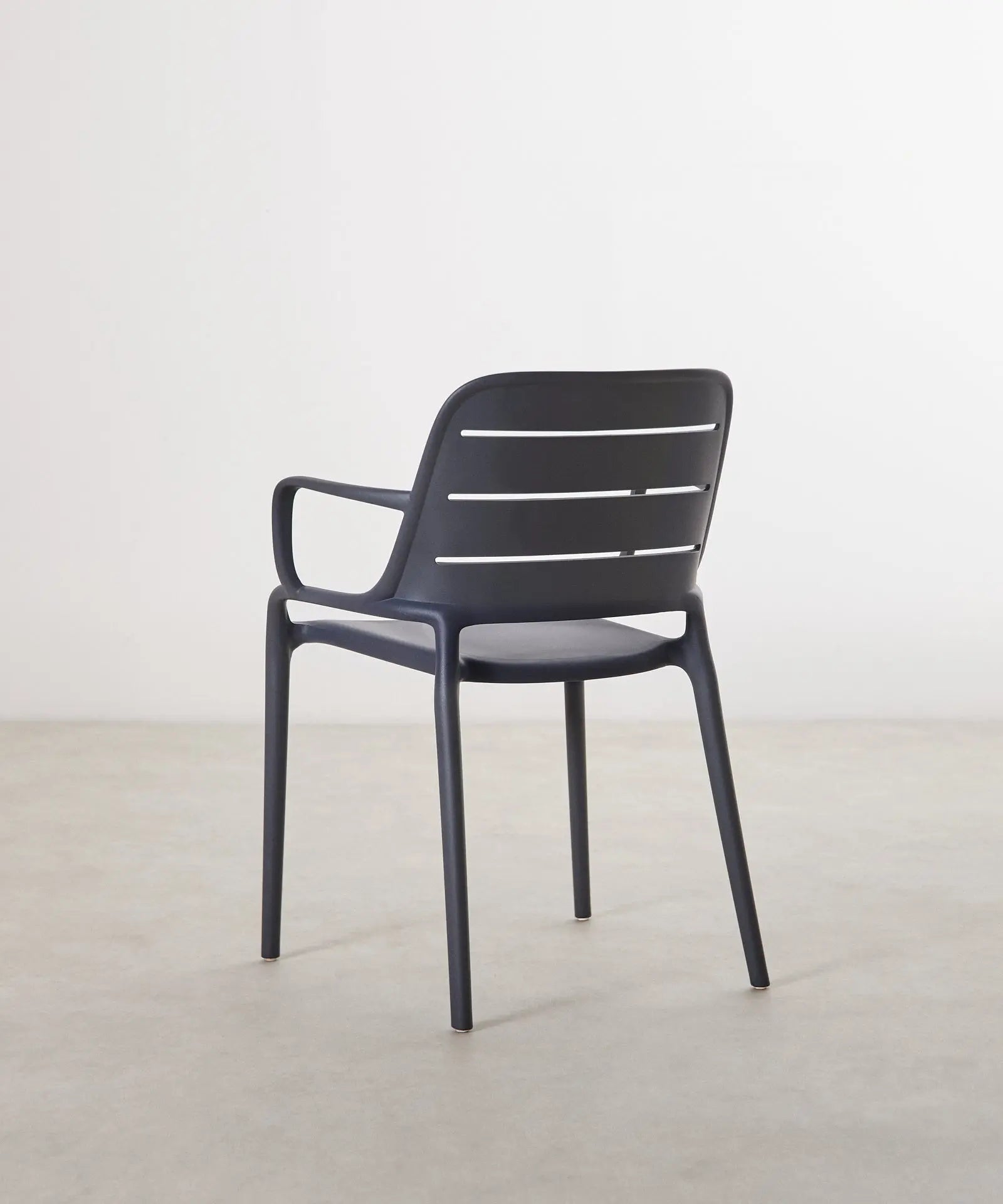 Silla de Polipropileno con Reposabrazos Mila