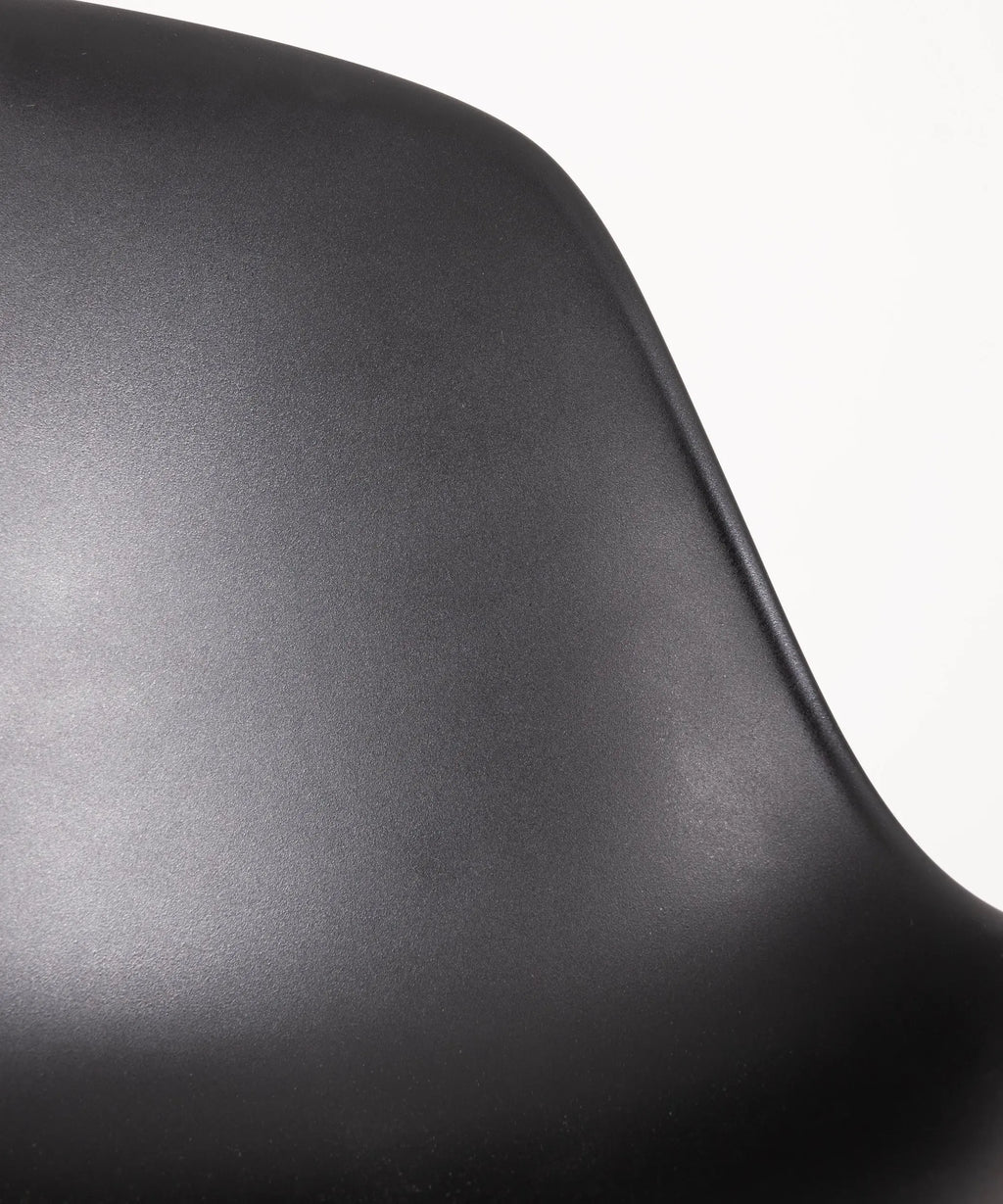Silla de Polipropileno y Madera Elon