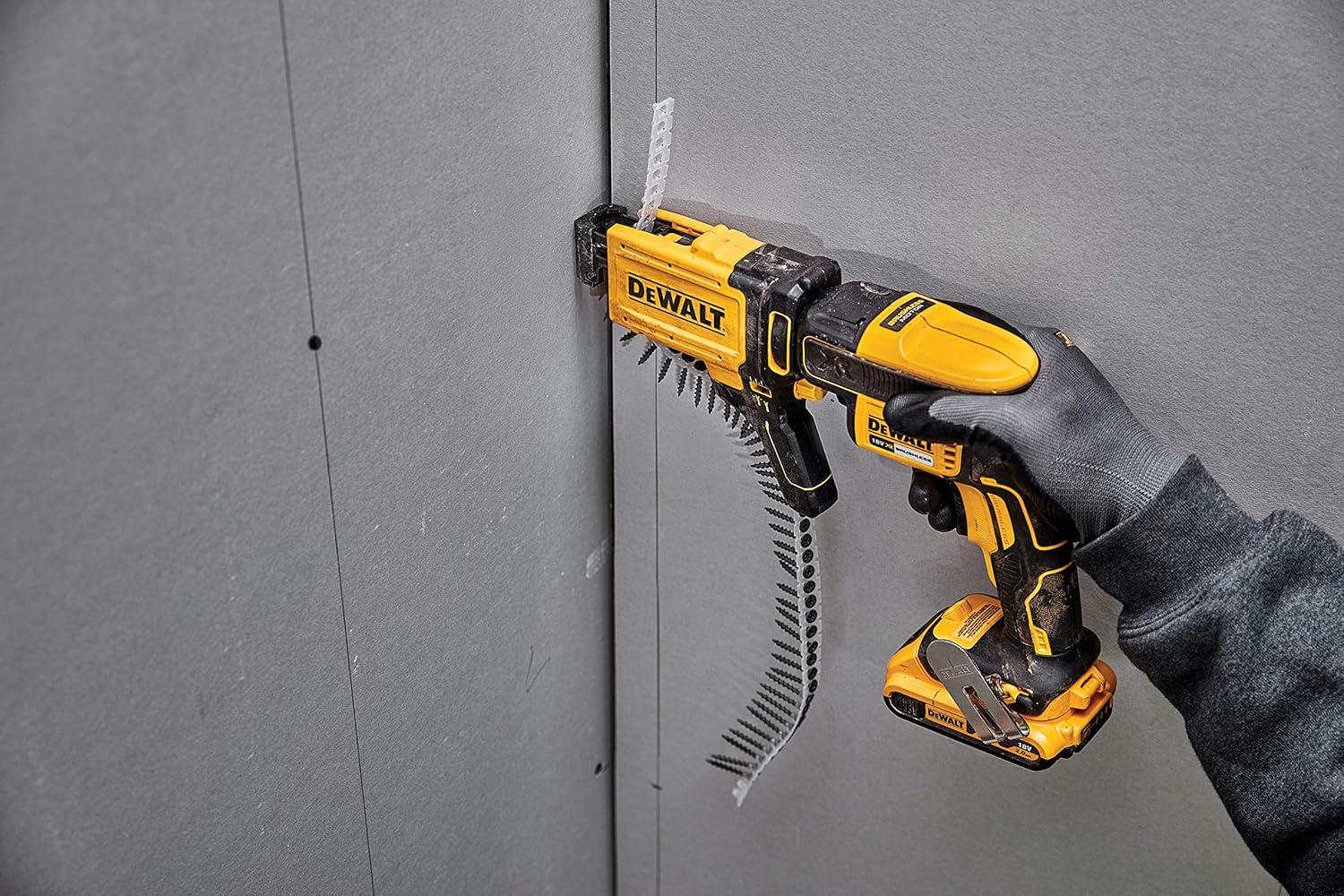 DEWALT - Visseuse Plaques de Plâtre Brushless 18V XR 5.0Ah Li-Ion - DCF620P2K-QW - Tournevis Électrique sans Fil avec 2 Batteries et Chargeur - Vitesse à Vide 0-4400tr/min - 435W