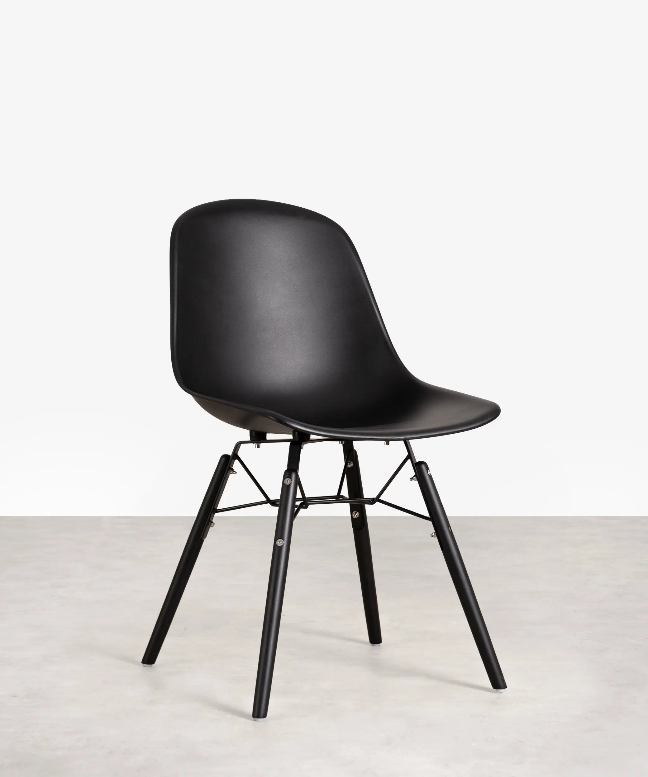 Silla de Polipropileno y Madera Elon
