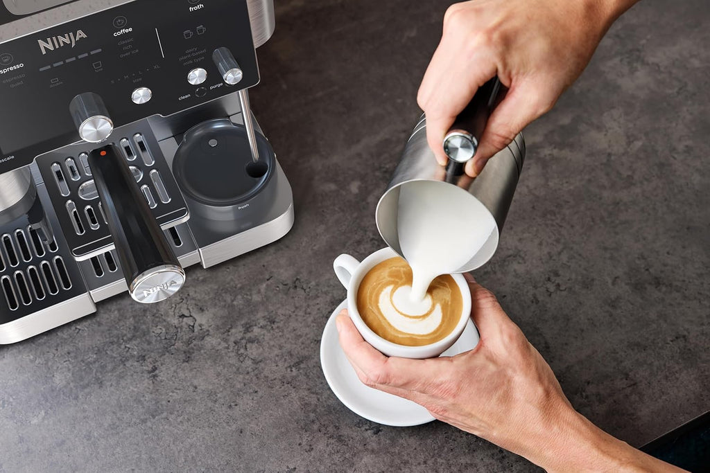 NINJA Machine à café Luxe Essential 2-en-1, Latte, Cappuccino et Espresso avec broyeur à grains et mousseur à lait intégrés, facile à utiliser, 2 préréglages mousse, argent, ES501EU
