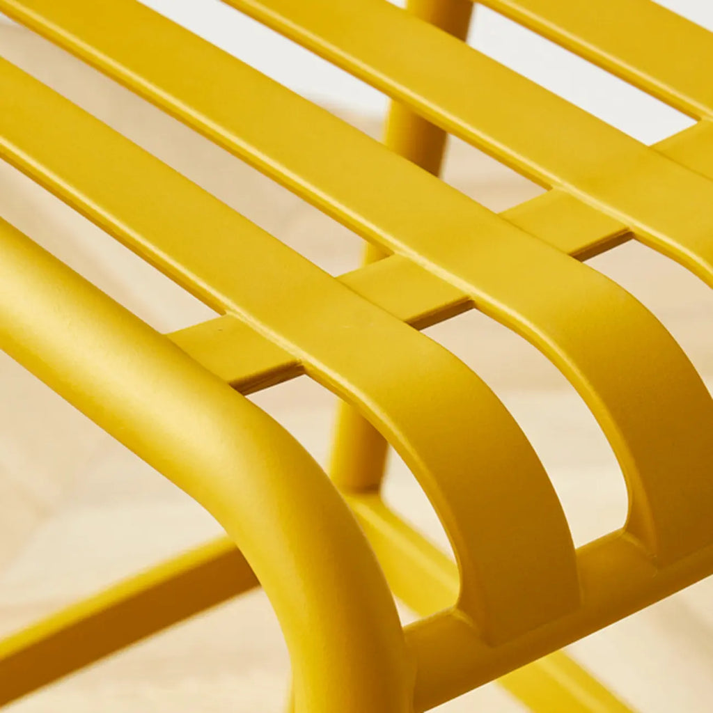 Minimalist Plastic Counter Bar Stool Outdoor Indoor