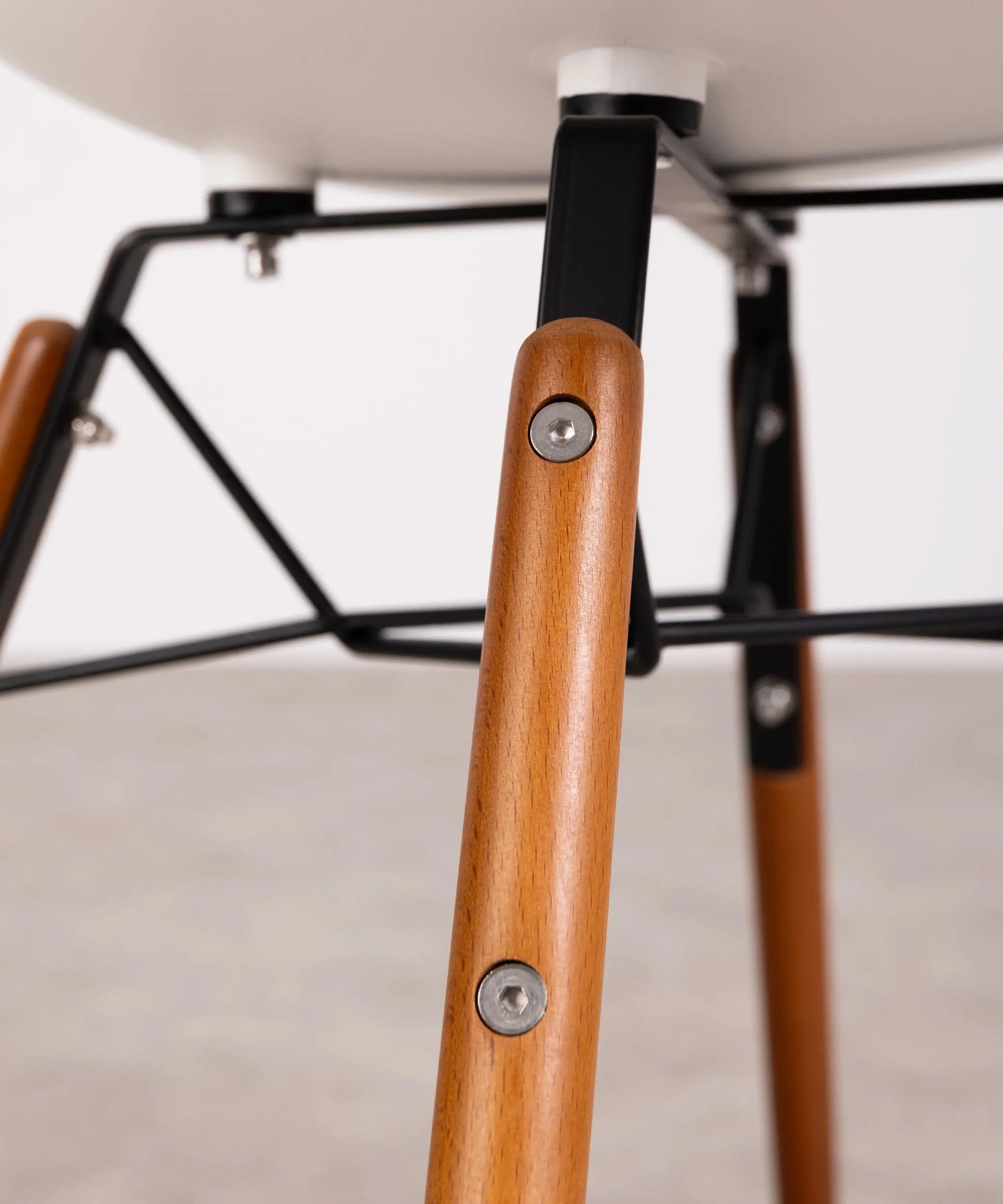 Silla de Polipropileno y Madera Elon