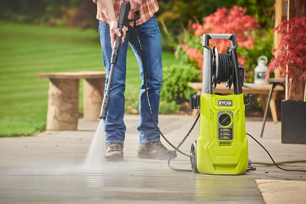 RYOBI nettoyeur haute pression 2000 W, 150 bars, débit 450 L/h, flexible 8 m avec enrouleur, réservoir détergent intégré, lance vario et turbo, brosse rotative, modèle RY150PWA