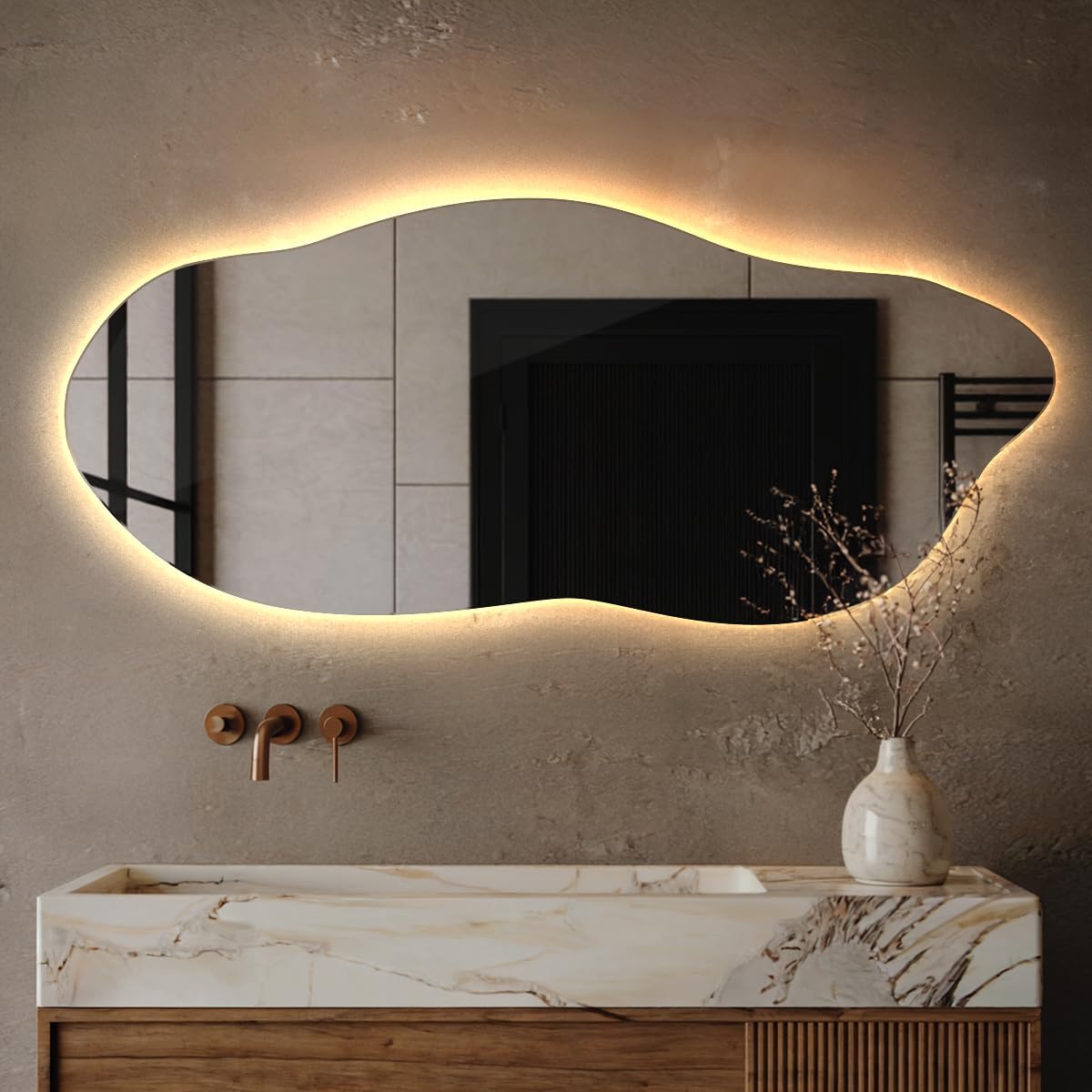 Grand Miroir LED 45x100 cm Blanc Chaud Lumière Chaude Irrégulier Asymétrique Cuisine Miroir Mural sans Cadre Décoration Murale Design Minimalisme Esthétiquement Installation Verticale ou Horizontale