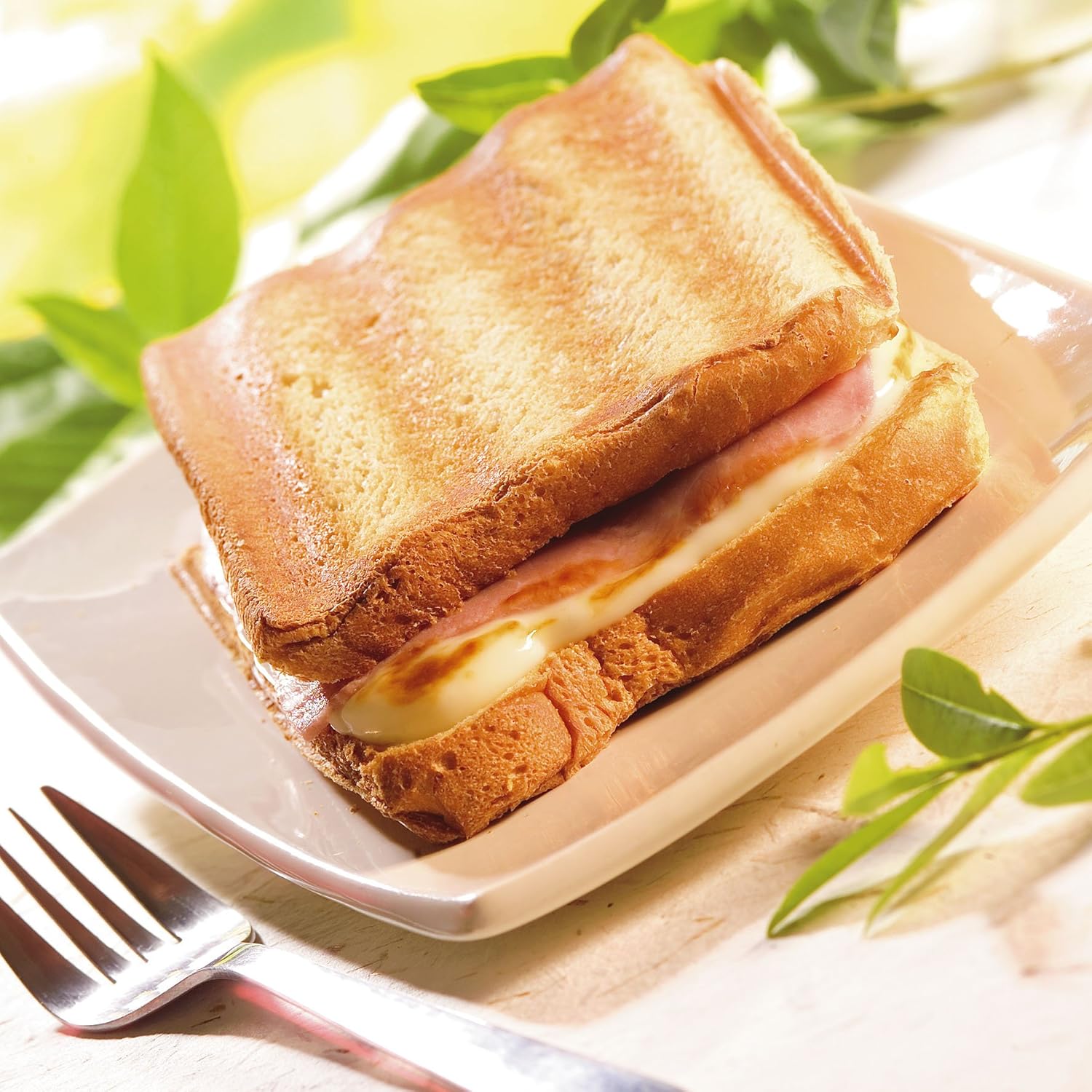 LAGRANGE Gaufrier Premium, 1200W, 2 jeux de plaques inclus (Gaufre & Croque Monsieur), Fabriqué en France, Réversible sur son socle, Cuisson personnalisée, Plaques amovibles, Multifonction, 019422