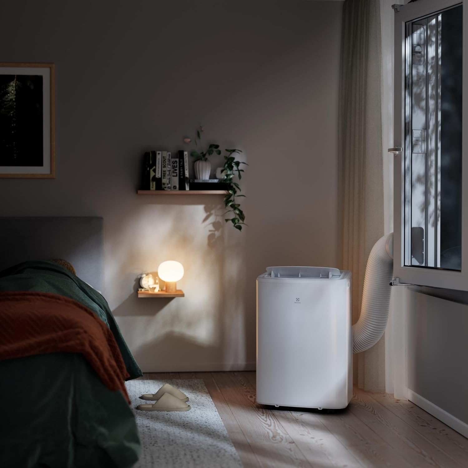 Electrolux Climatiseur Mobile 9000 BTU Silencieux, Clim Portable 3-en-1 R290 2,6 kW, Déshumidificateur et Ventilateur, WiFi, Télécommande, Blanc, Classe Énergétique A, Modèle EXP26U339AW