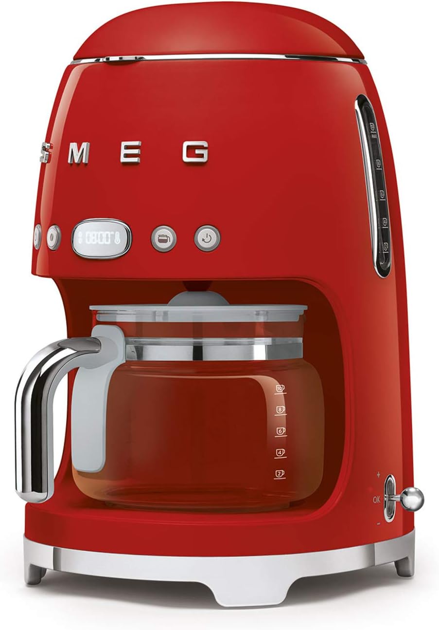 Smeg, Machine à Café Filtre DCF02RDEU, Fonction Arôme et Autostart, Carafe en Verre Jusqu'à 12 Tasses, 2 Niveaux d'Intensité, Mode Maintien au Chaud, 1050 W, Rouge