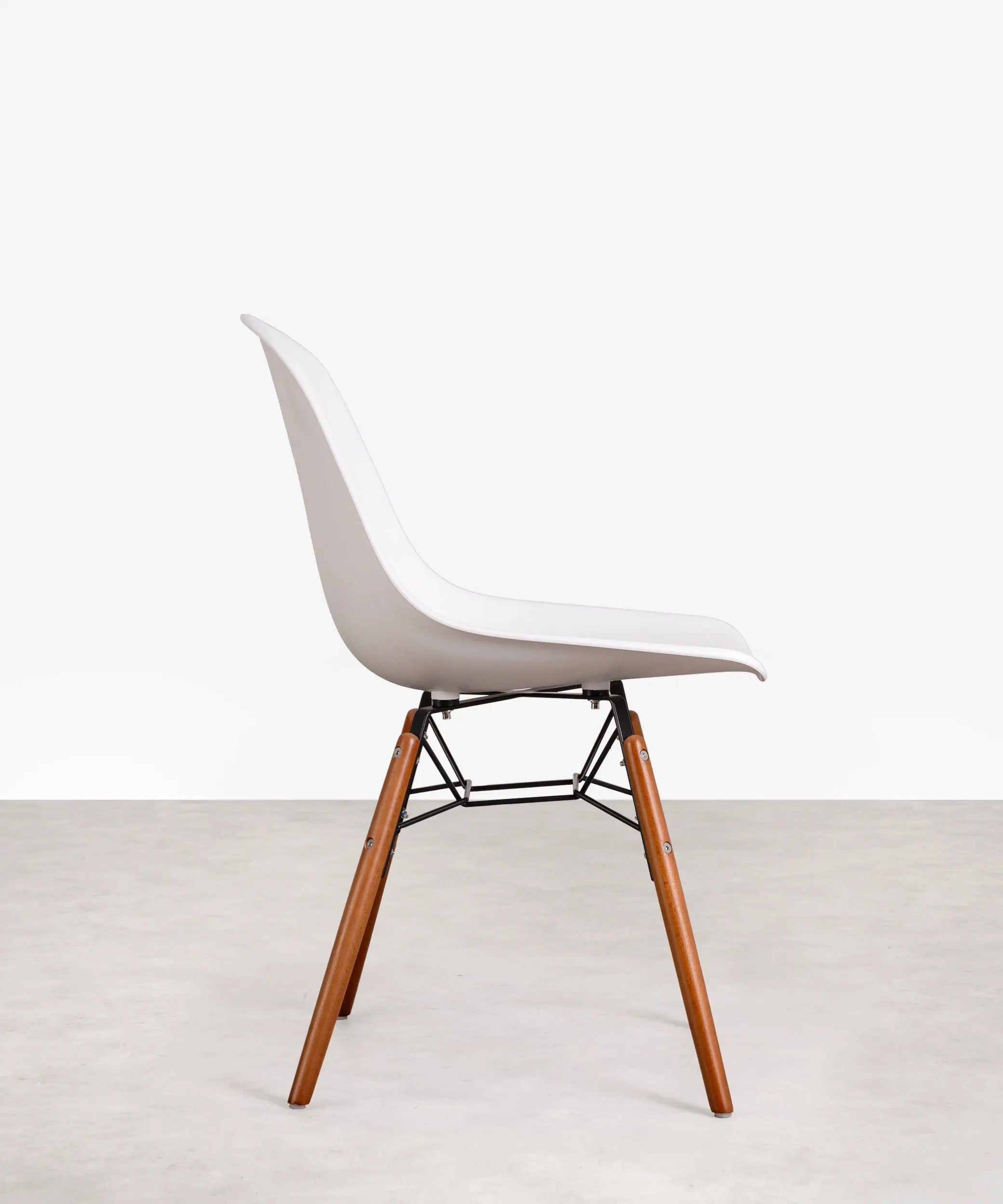 Silla de Polipropileno y Madera Elon