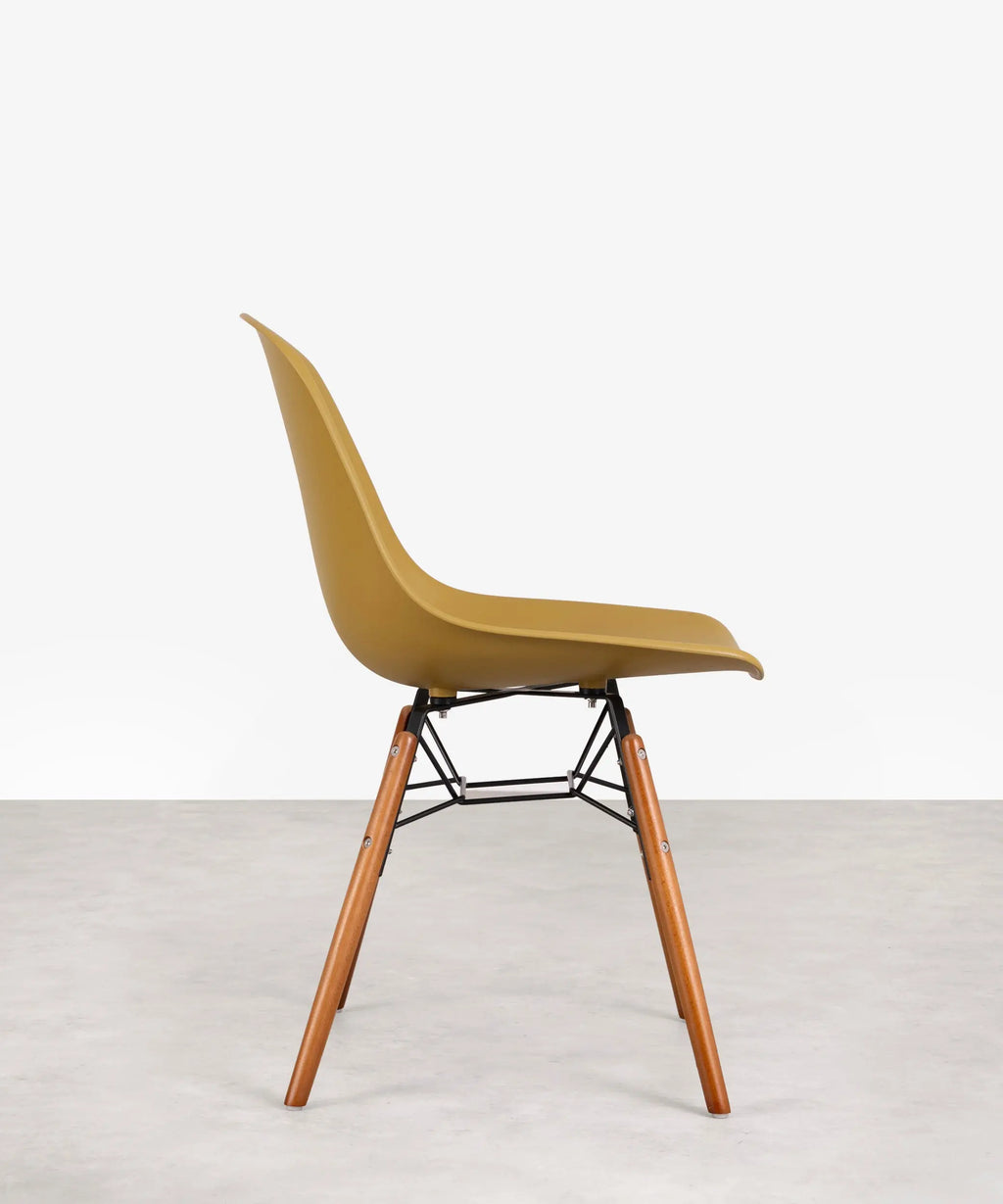 Silla de Polipropileno y Madera Elon