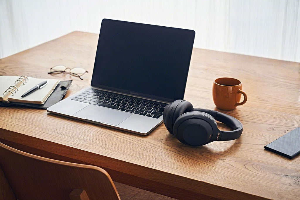 Sony WH1000XM4| Casque Bluetooth à réduction de bruit sans fil, 30 heures d'autonomie, avec micro pour appels téléphoniques, optimisé pour Amazon Alexa et Google assistant, Noir
