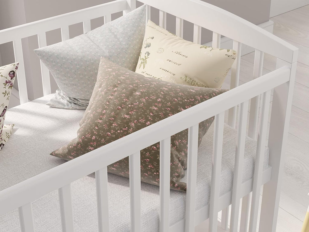 Love For Sleep lit bébé évolutif en bois blanc 120 × 60 cm avec matelas mousse, tiroir, barrière de sécurité et protections en silicone, modèle Jacob
