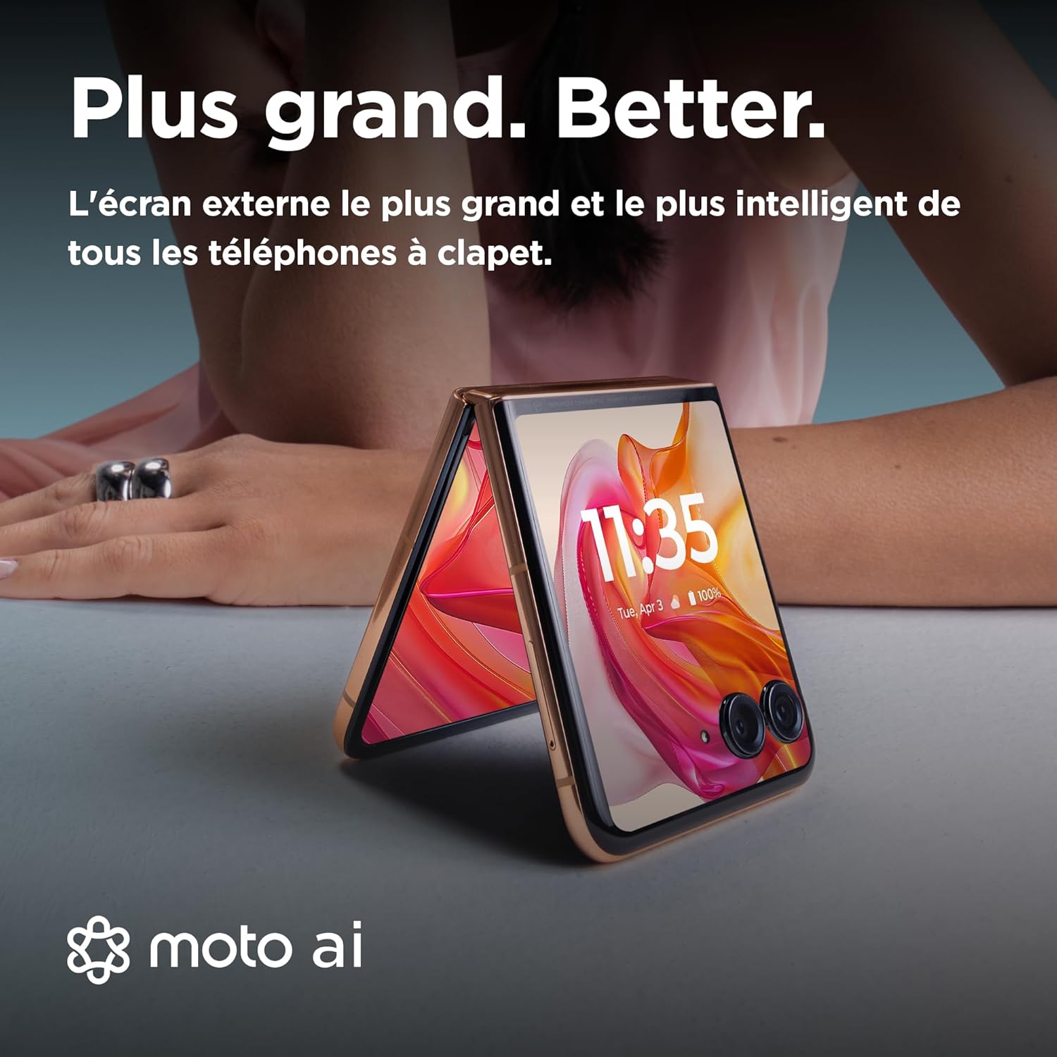 Motorola Razr 50 Ultra, 12+512 Go, écran 4", Double capteur 50MP avec IA, Résistant à l’Eau, Peach Fuzz