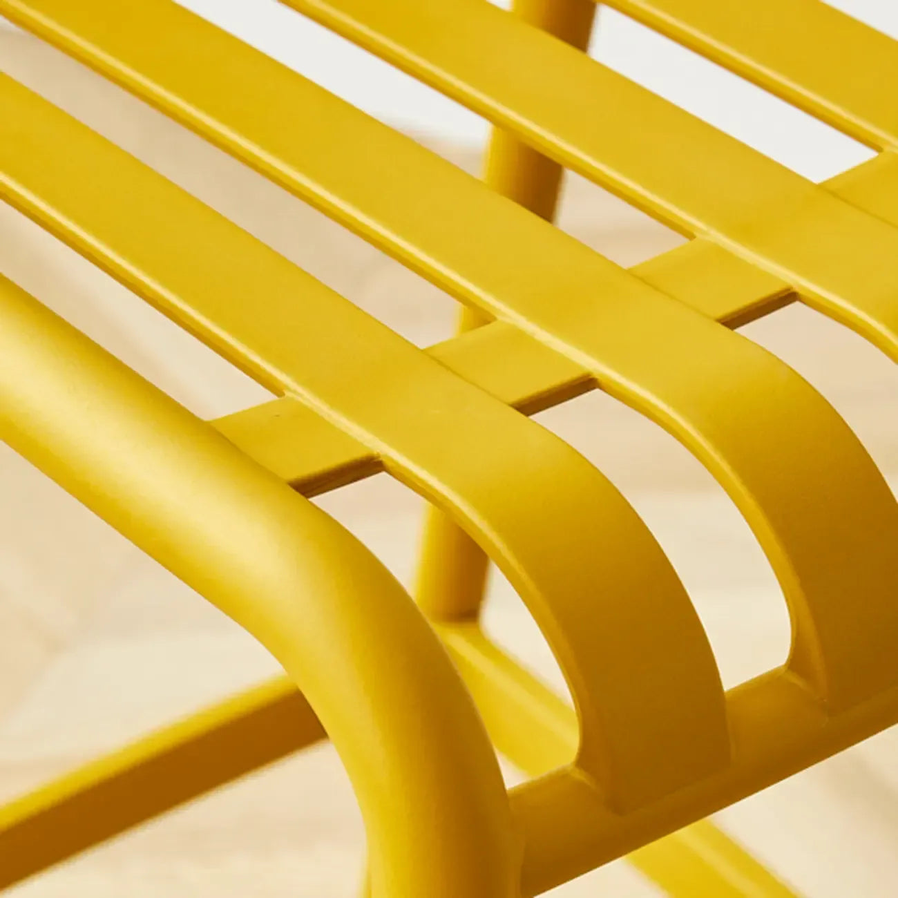 Minimalist Plastic Counter Bar Stool Outdoor Indoor