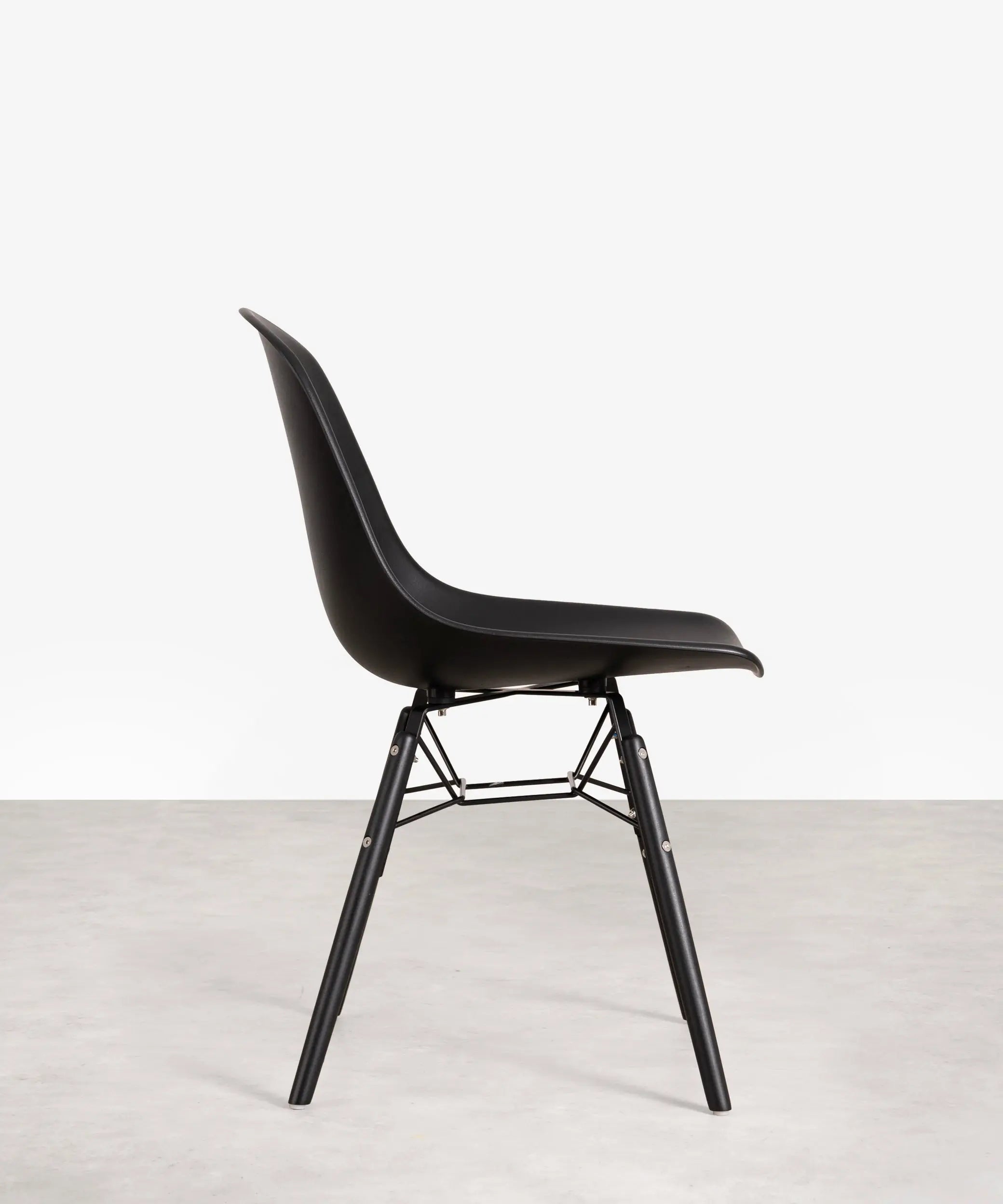 Silla de Polipropileno y Madera Elon