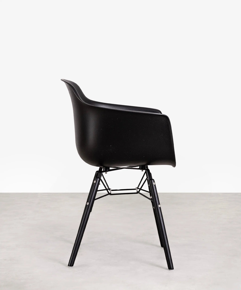 Silla de Polipropileno y Madera Elon Arms